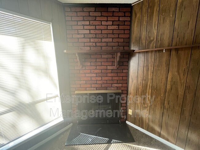 Building Photo - 2827 Sonora Dr