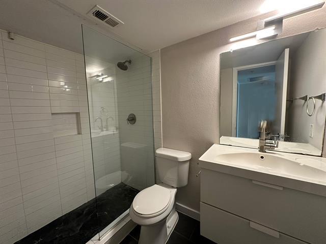 Building Photo - 5408 Reiger Ave
