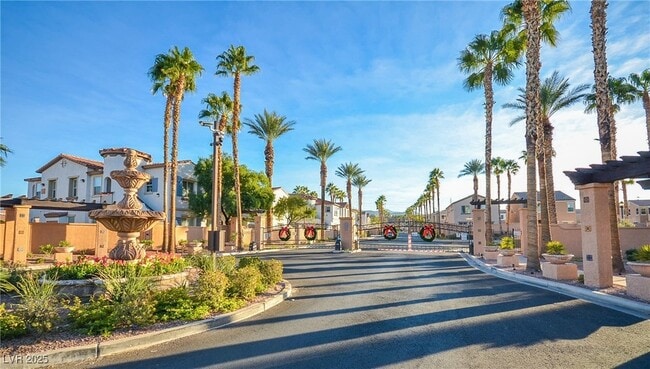 Building Photo - 50 Aura de Blanco St