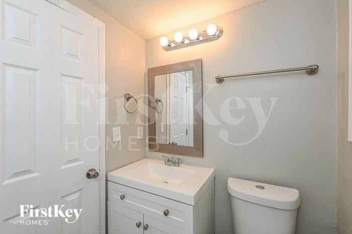 Building Photo - 1475 Greenwillow Dr