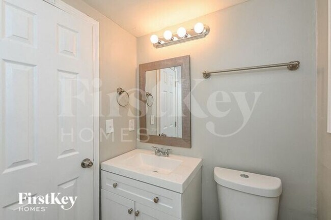 Building Photo - 1475 Greenwillow Dr