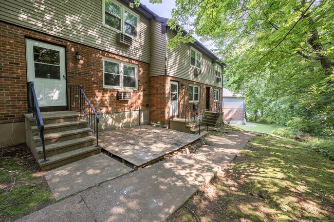 Building Photo - 74 Nutmeg Dr
