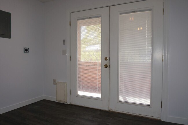 Building Photo - 4 Bedroom 2 Bath West Jordan Home