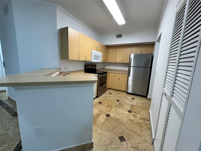 Building Photo - 2404 Belmont Ln