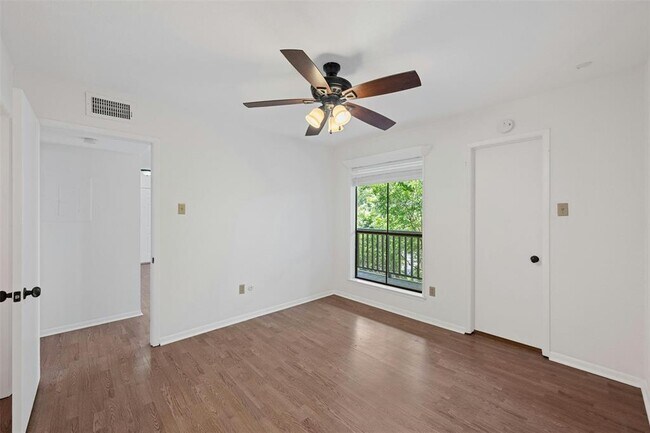 Building Photo - 4500 E Oltorf St