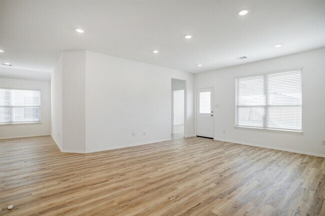 Building Photo - 3719 McCrary Falls Wy