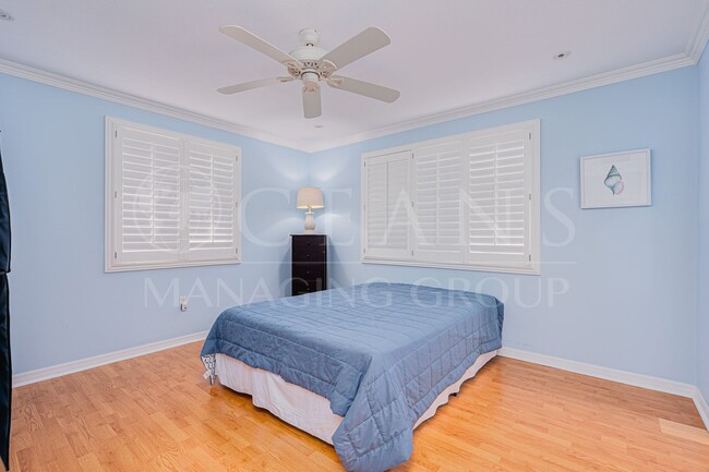 Building Photo - Riverfront Two Bedroom Condo