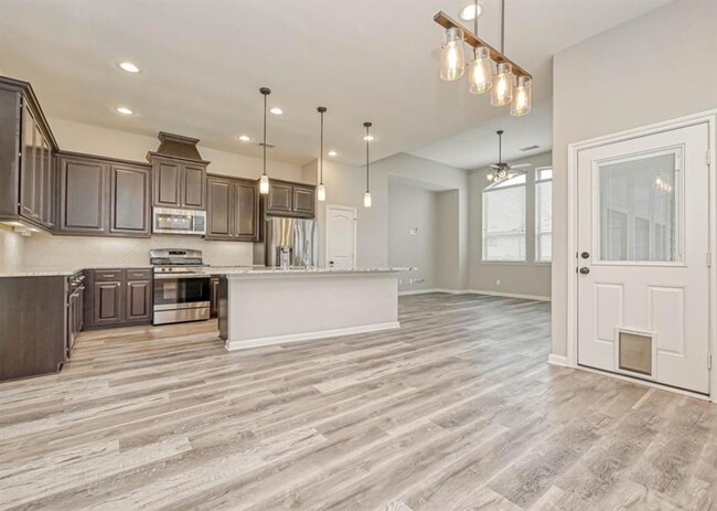 Building Photo - 123 Mimosa Silk Ct