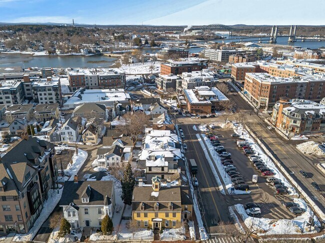 Building Photo - 7 Islington St