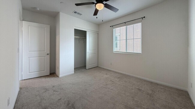 Building Photo - 1685 Camellia Ln