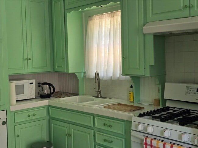 Building Photo - 4213 Ramsey Ave