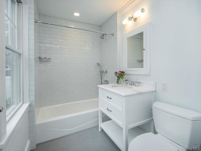 Building Photo - 29 Birch St