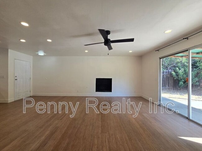 Building Photo - 6046 Reo Pl