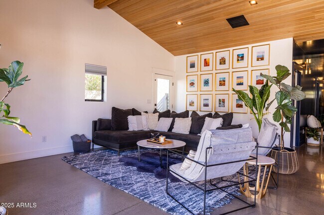 Building Photo - 68 W Lewis Ave