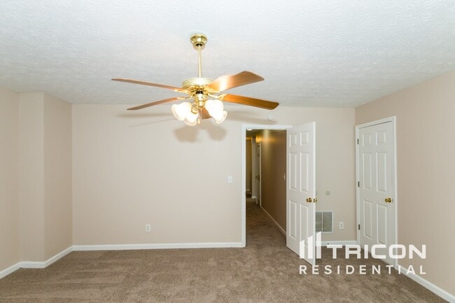 Building Photo - 741 Simon Park Cir
