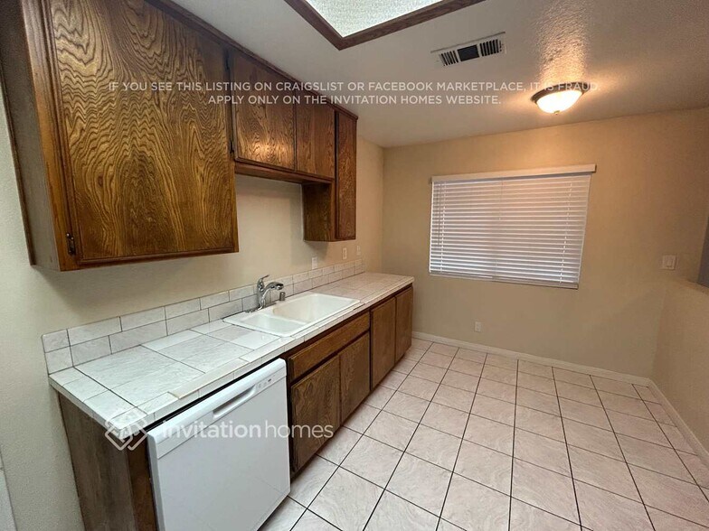 Building Photo - 4763 W Ave L8