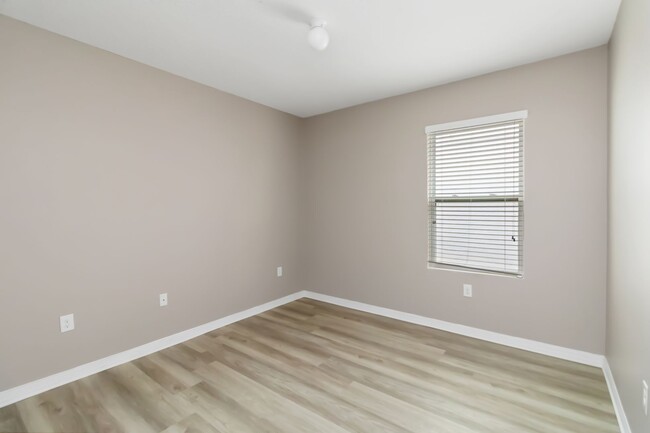 Building Photo - Beautiful 4/2 Energy Efficient Home in St....