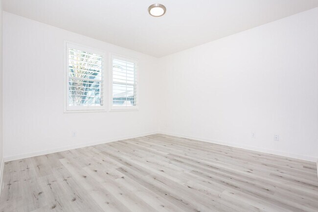 Building Photo - Beautiful Townhome at Millenia in Otay Ranch!
