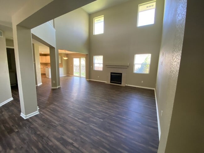 Building Photo - 2662 Paddington Rd