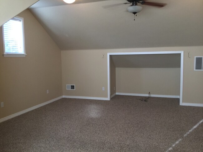 Building Photo - 680 E Havasupai St
