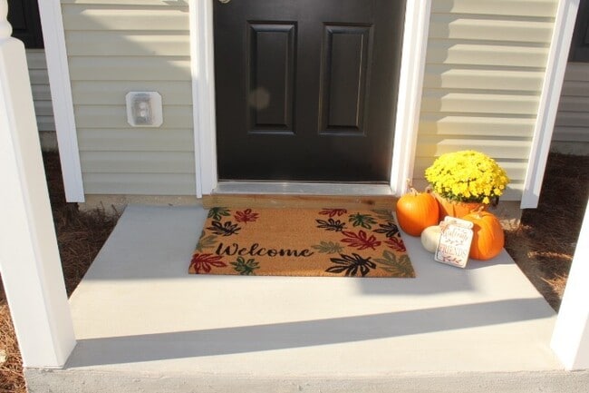 Building Photo - Gorgeous Townhome!