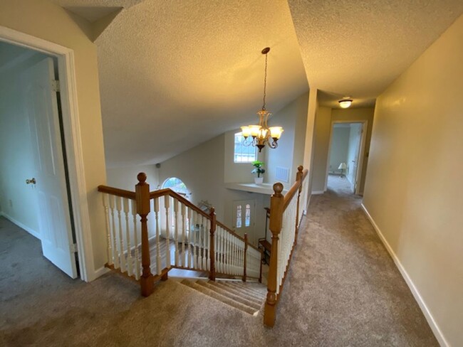 Building Photo - 2 Story M Section House ~ 5 Bed/2.5 Bath N...