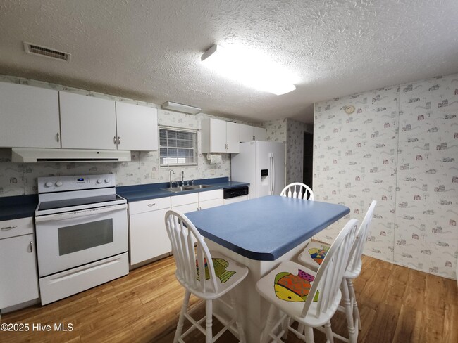 Building Photo - 508 Ocean Spray Dr