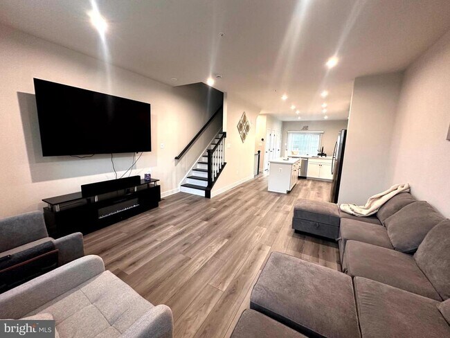 Building Photo - 19809 Habitat Ter