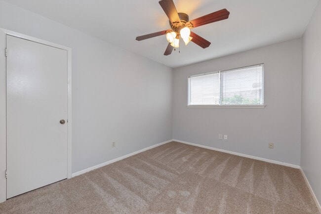 Building Photo - 5111 Crystal Bay Dr