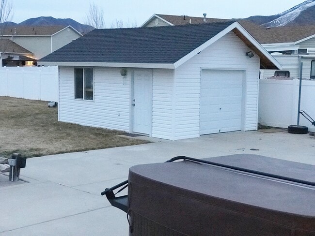 Building Photo - 2991 E 1610 S