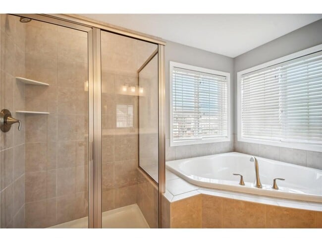 Building Photo - 15735 Fair Hill Way