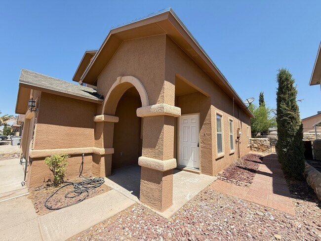 Building Photo - 14057 Tierra Delfin Dr