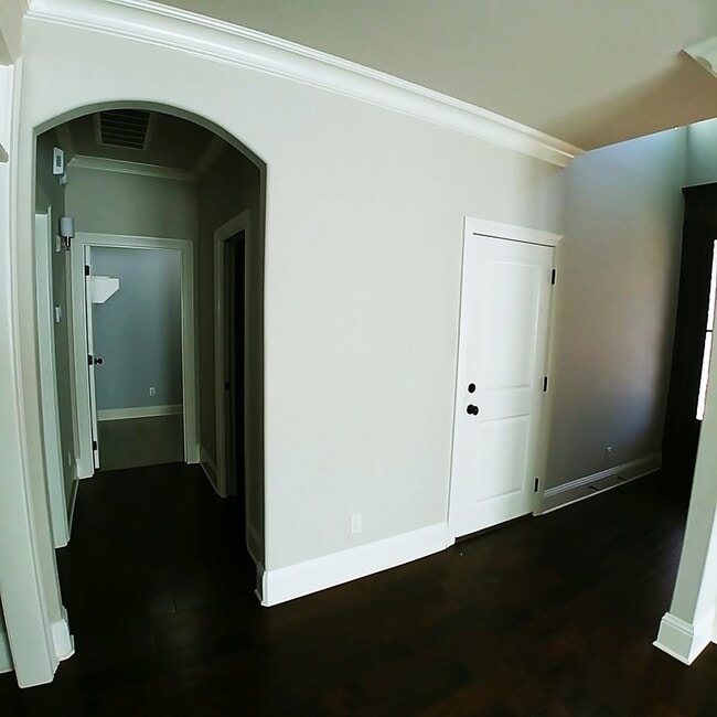 Building Photo - 104 Perfect Pl