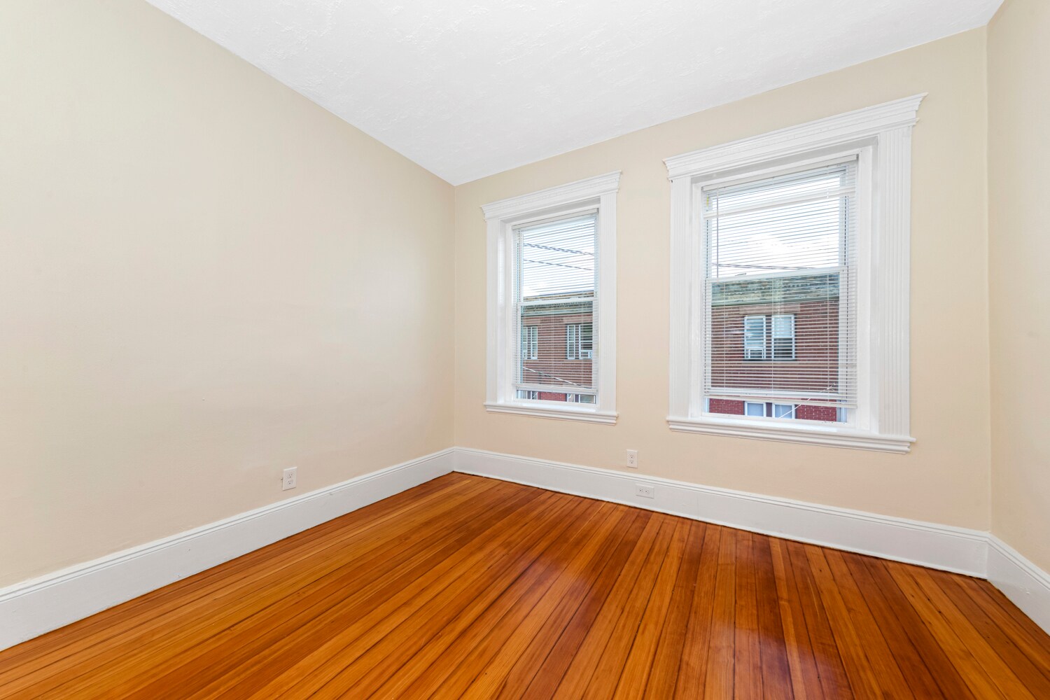 Building Photo - 46 Brackett St