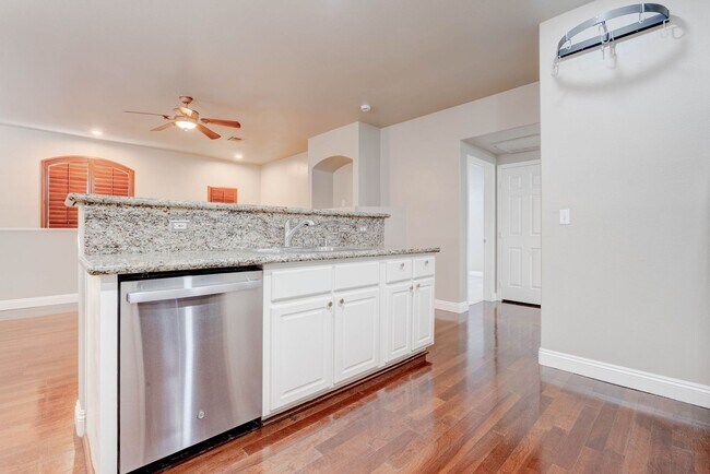 Building Photo - 10001 Crimson Palisades Pl