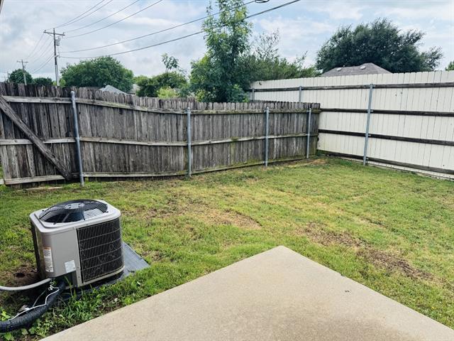 Building Photo - 1627 Summerhill Ct