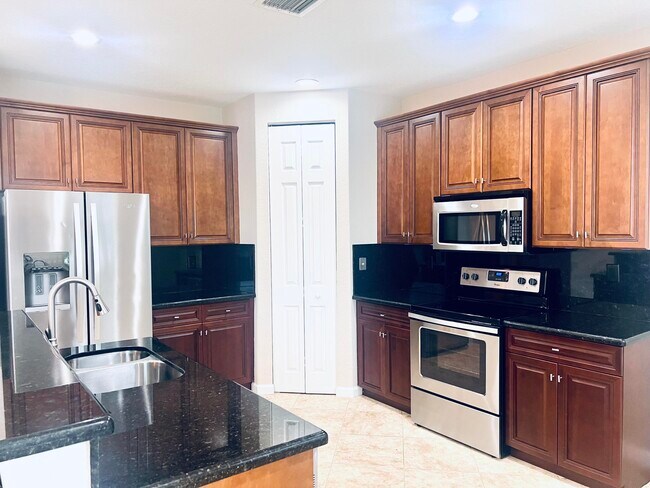 Building Photo - 7406 Briella Dr