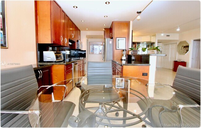 Building Photo - 4000 Island Blvd