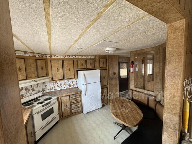Building Photo - 7635 E Golf Ave