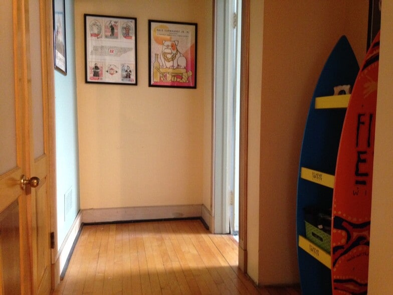 Building Photo - 2558 W Iowa St