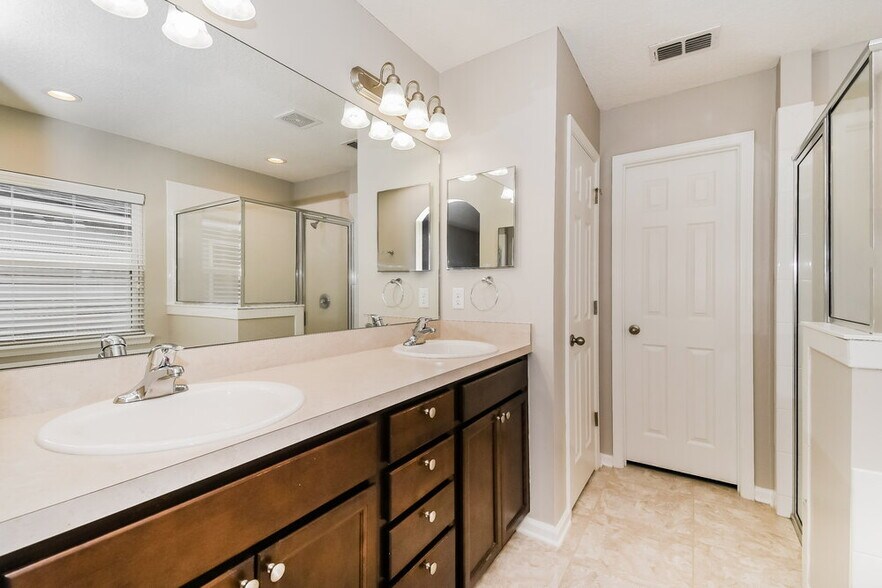 Building Photo - 97633 Albatross Dr