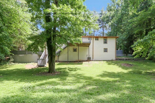 Building Photo - 5888 Simone Dr