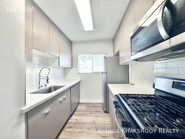 Building Photo - 6534 La Mirada Ave