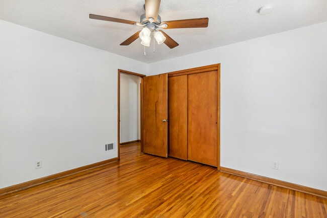 Building Photo - 3707 E Funston St