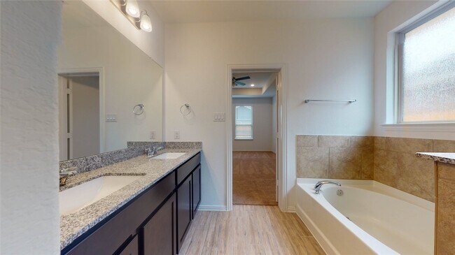 Building Photo - 31314 Whitfield Ct