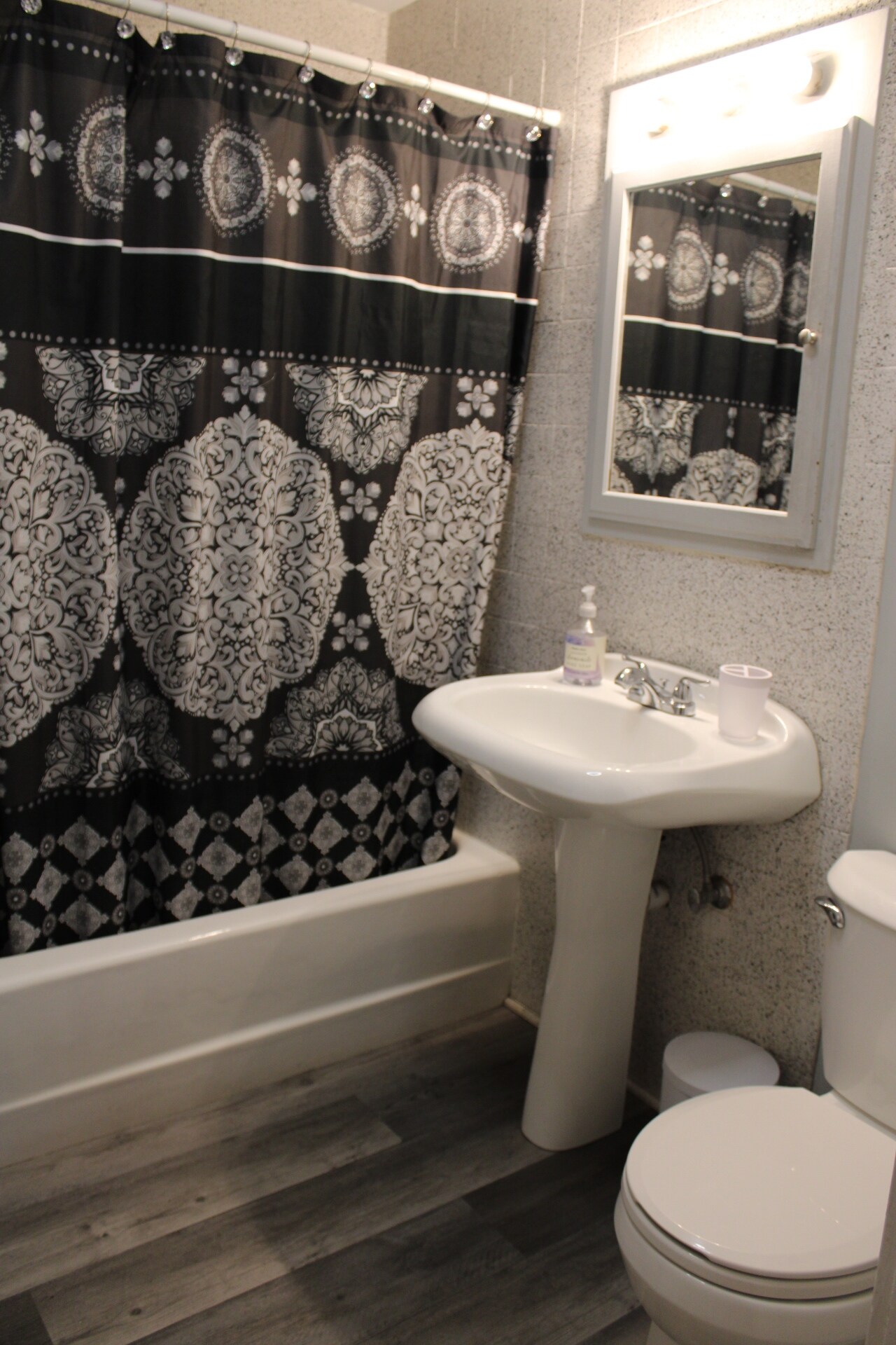 Building Photo - 2621 S Howell Ave