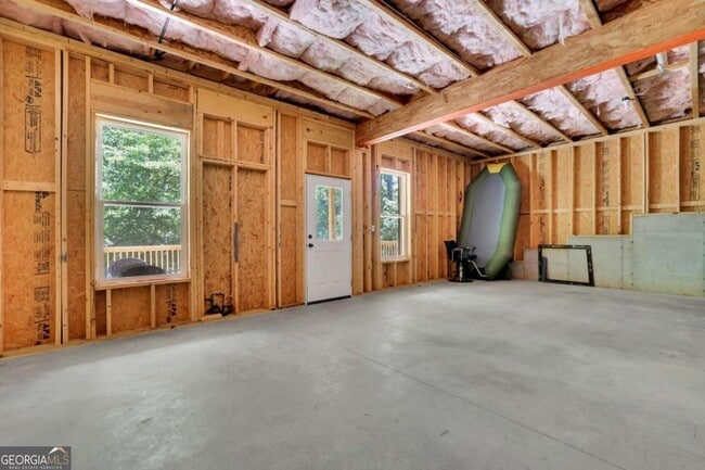 Building Photo - 6181 Shoreland Cir