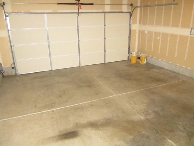 Building Photo - Charming Duplex for Rent