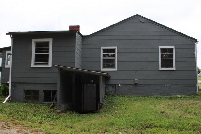 Building Photo - 197 Spring Garden Cir