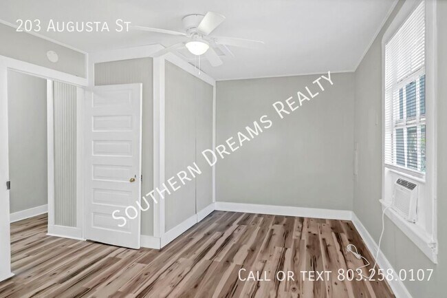 Building Photo - 203 Augusta St